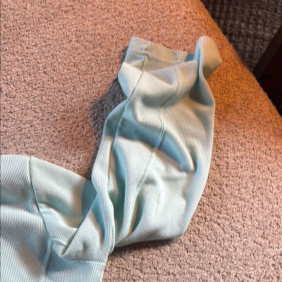 Nike Air Mint Green Cropped Sweatshirt - Picture 6 of 14